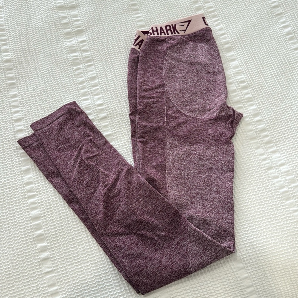 gymshark - women’s flex leggings in dark ruby marl/blush nude (size: M) low rise